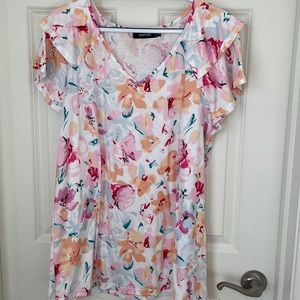 Short sleeve flower top